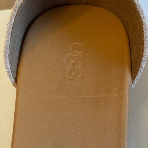 UGG Tan & Cream Espadrilles with bow detail & cushioned soles - Picture 3 of 7